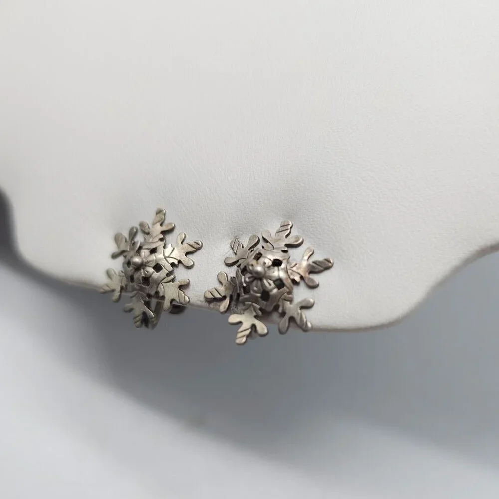 Sterling Silver Snowflake Screw-Back Earrings Vintage Winter Jewelry